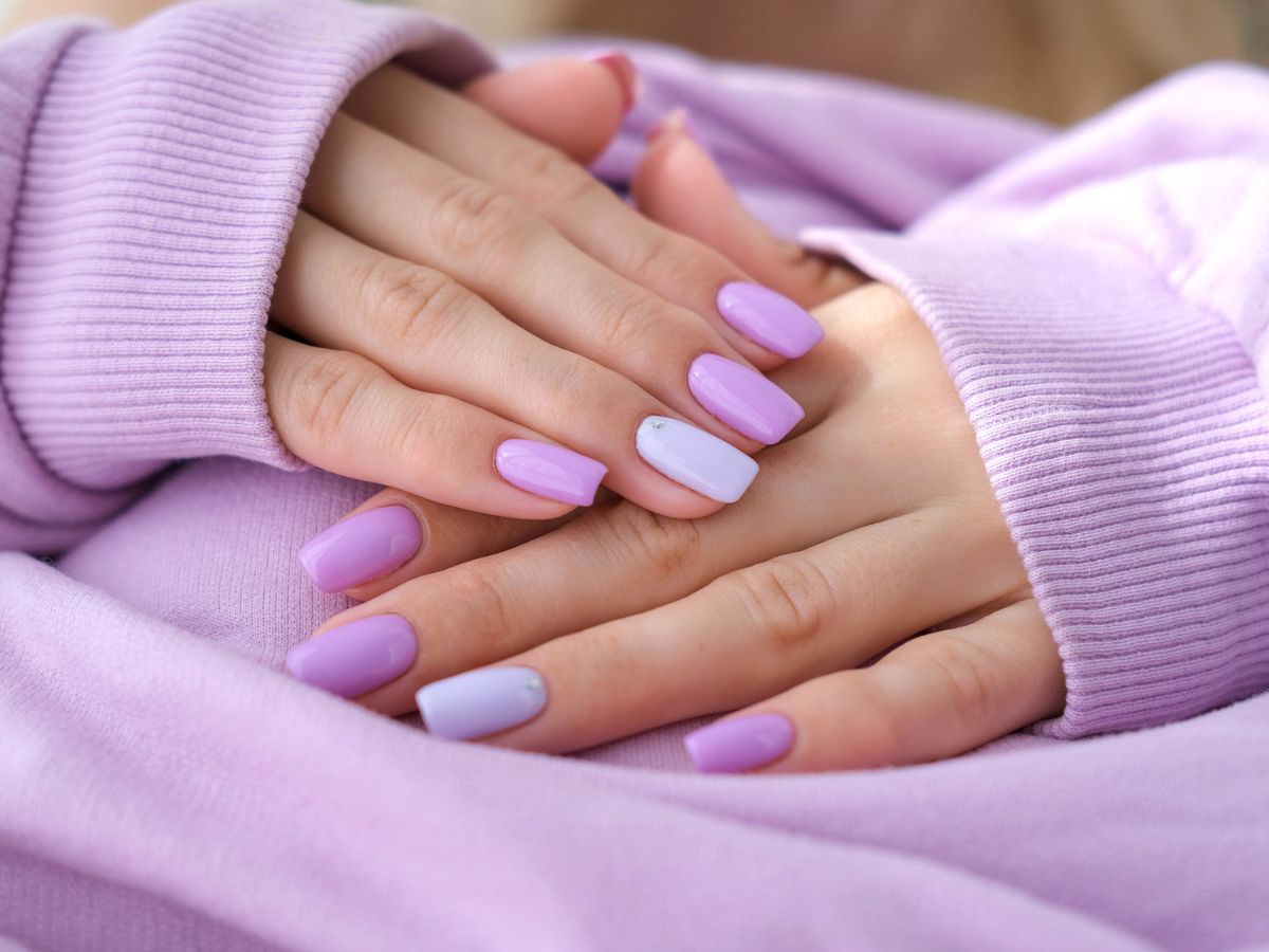 Elegancki "lavender manicure"
