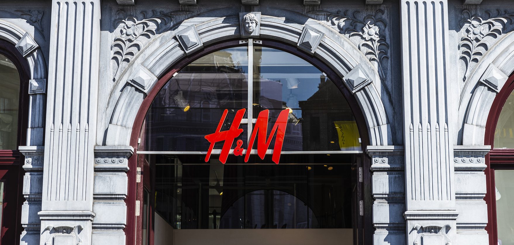 spodnie beczułki z H&amp;M - barrel Jeans