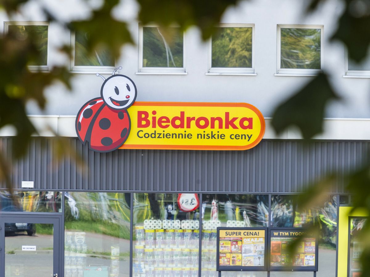 tani podkład z kwasem hialuronowym