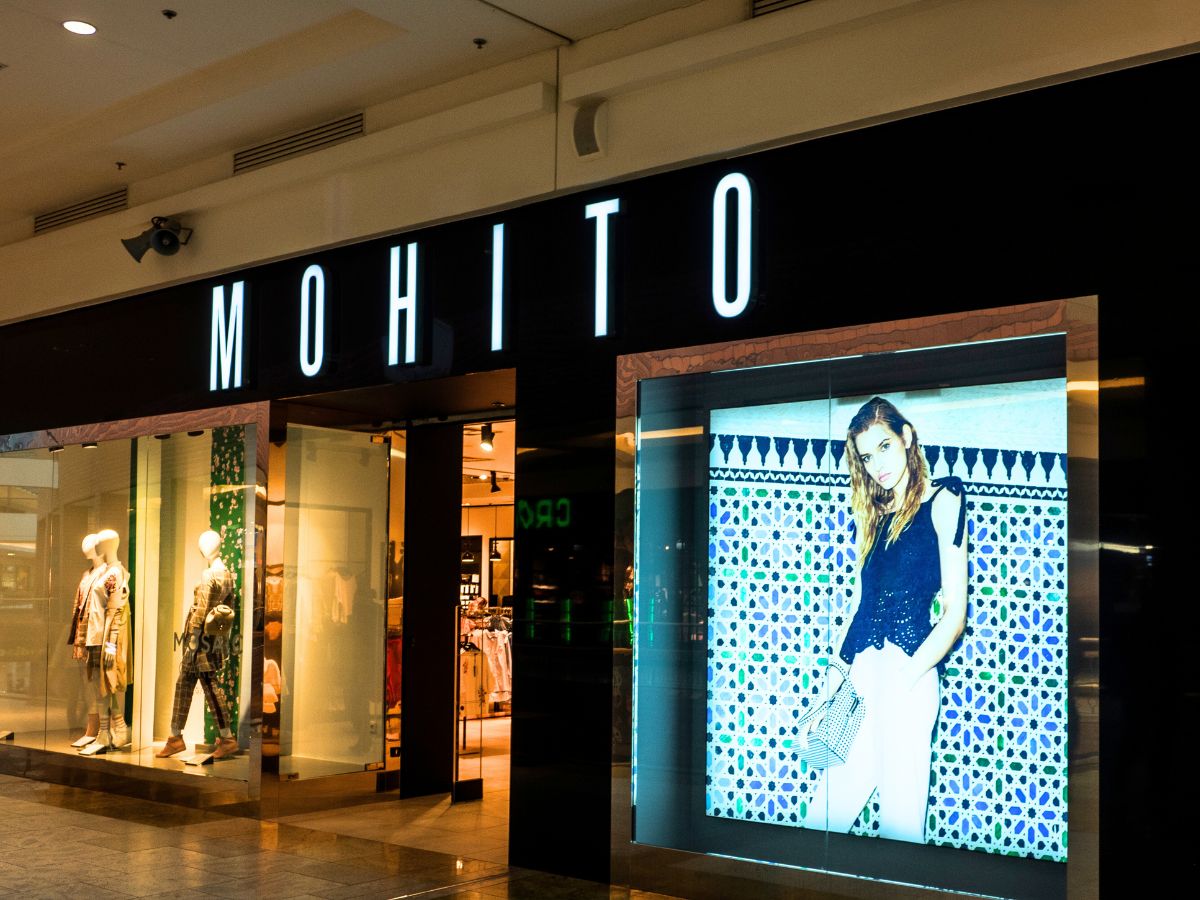 Torebka ‘city bag’ z Mohito wygląda niemal jak Louis Vuitton, a jest 50x tańsza. Ideał dla każdej office siren