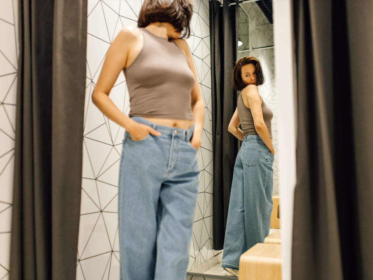 Modne jeansy damskie
