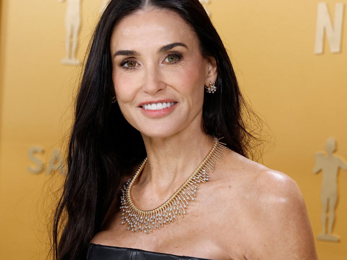 Klasa sama w sobie. Manicure "nude syrup" w stylu Demi Moore pokocha każda elegantka z pokolenia Millenialsów