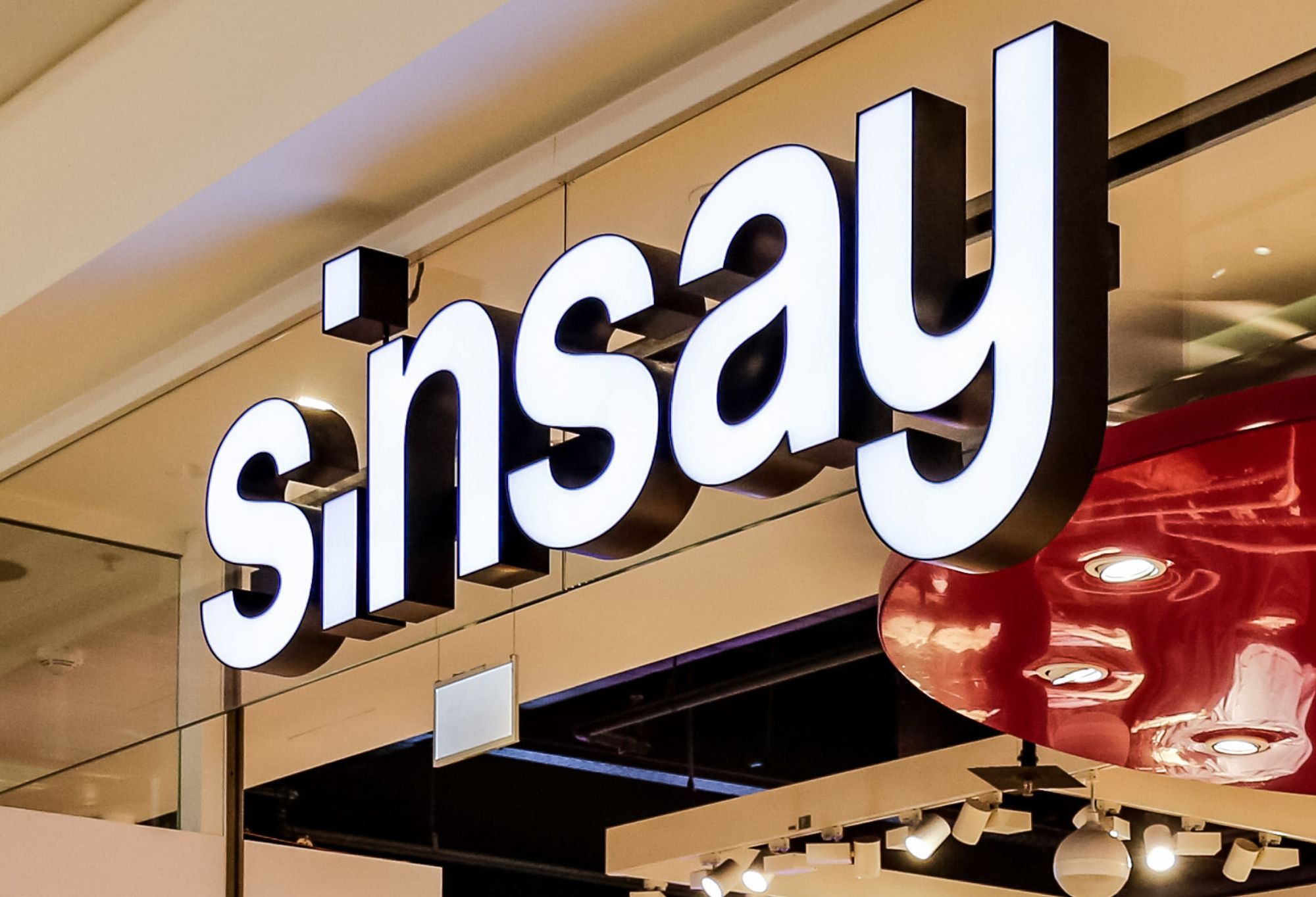 To one zrobią furorę wiosną. Baleriny "almond pump" w panterkę za 39 zł wyprzedają się na pniu