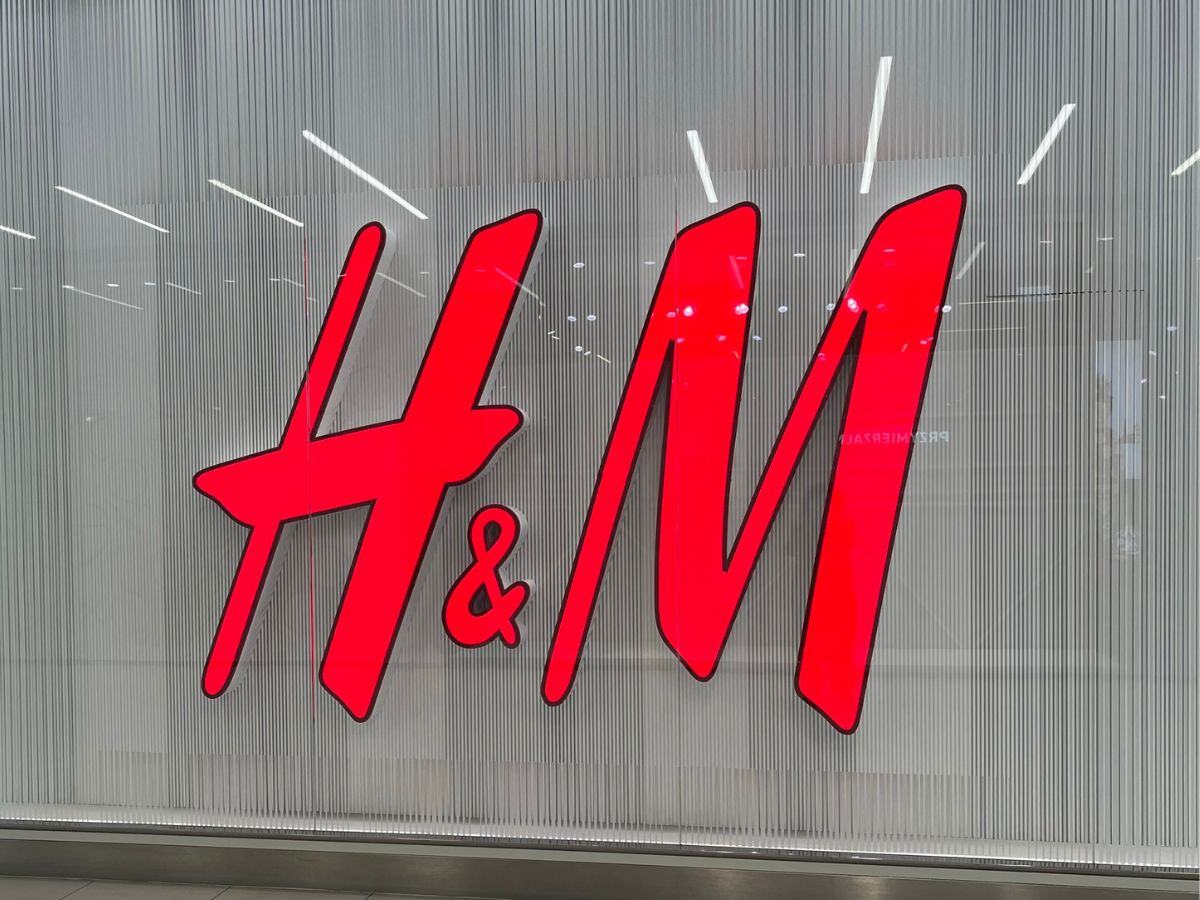 Najmodniejszą bomberkę na wiosnę 2025 dorwałam w H&amp;M. Wygląda "high fashion", a ma sieciówkową cenę