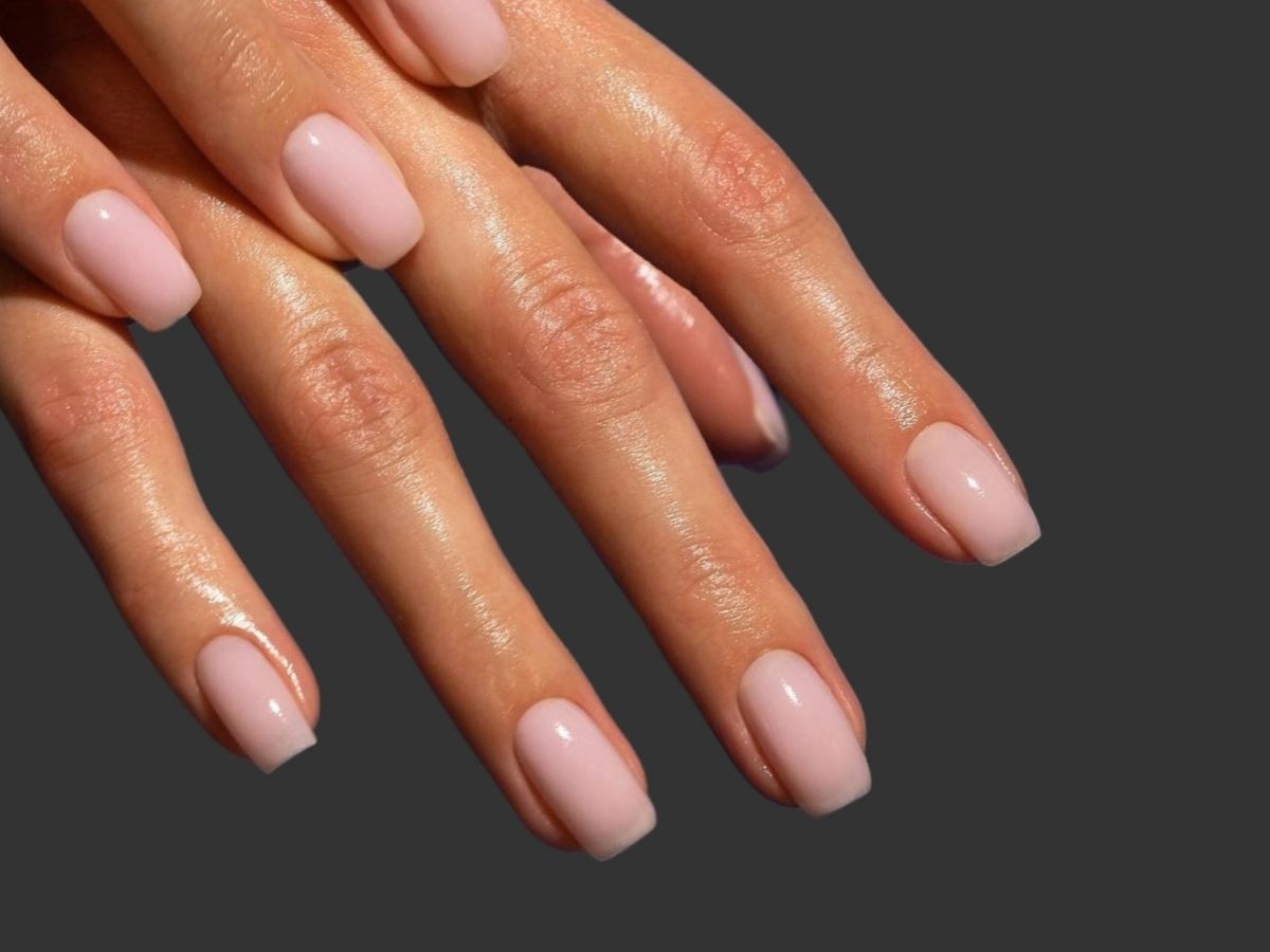 "BB cream nails" to wysmuklający manicure dla minimalistek