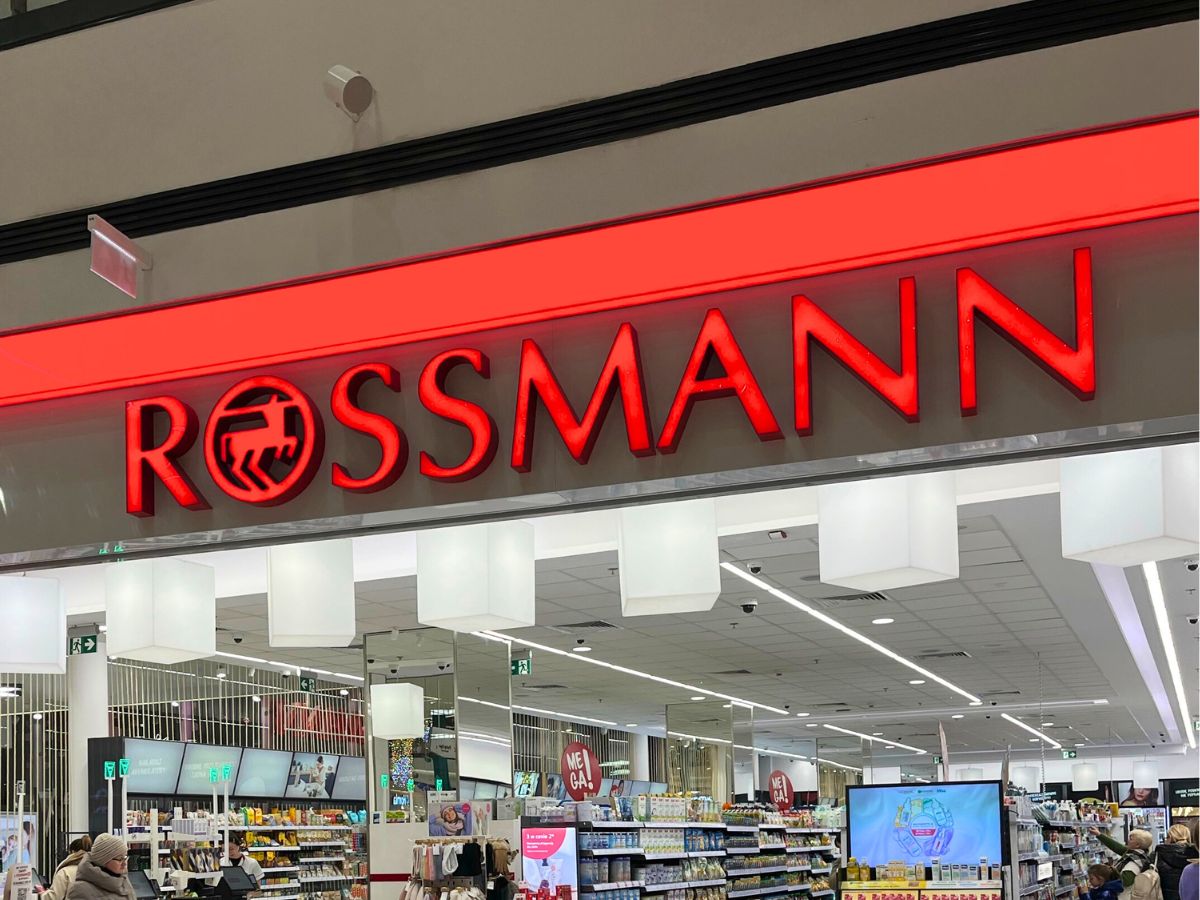 Włoski tusz do rzęs z efektem "sexy lashes" w 45% promocji w Rossmannie. Zastąpi sztuczne kępki