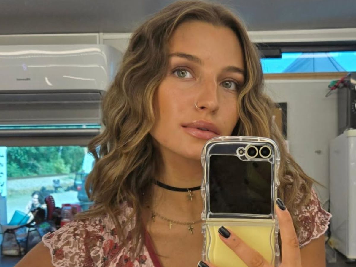 julia wieniawa najmodniejsze sneakersy na wiosnę