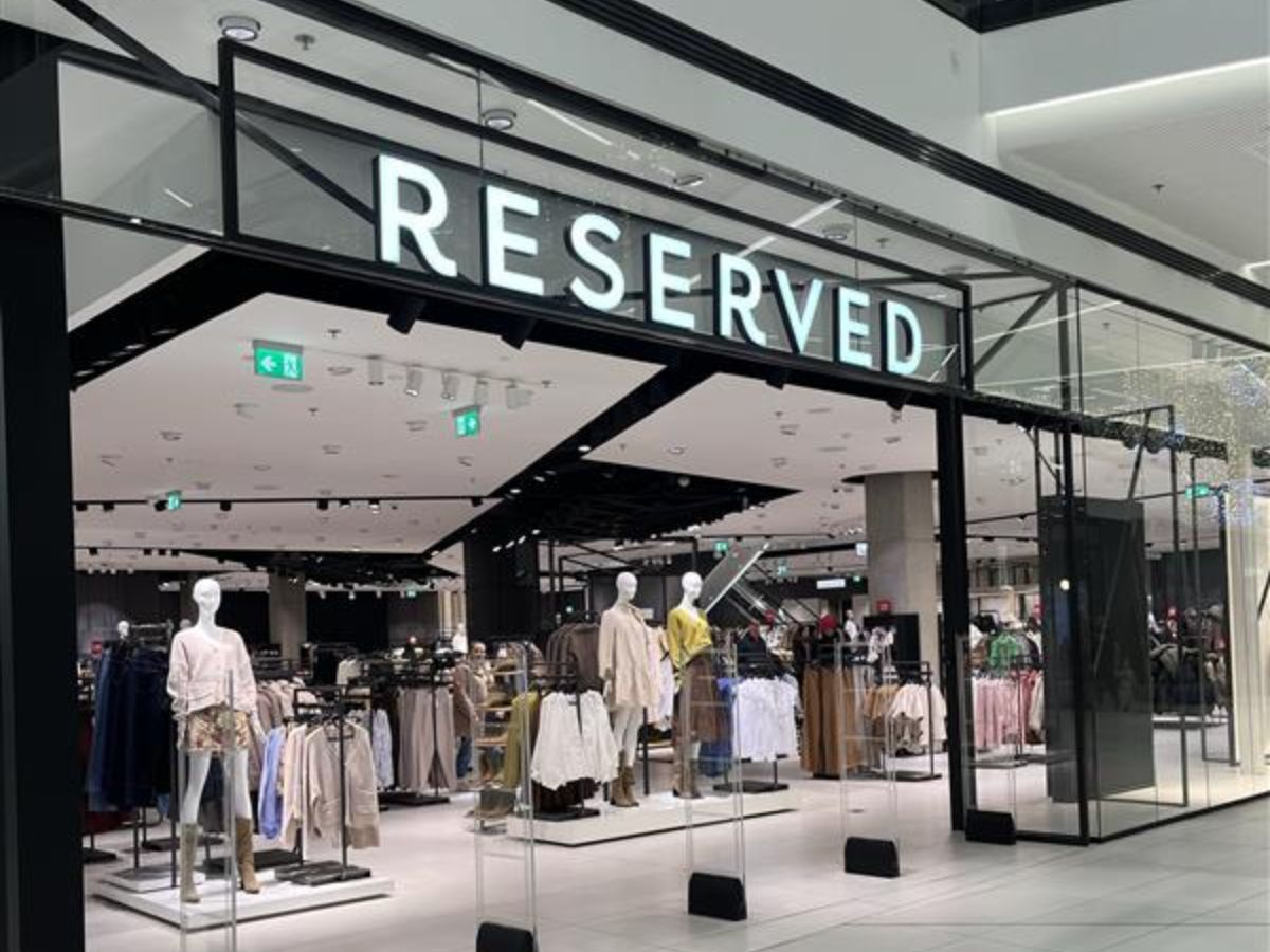 Carrot jeans z Reserved