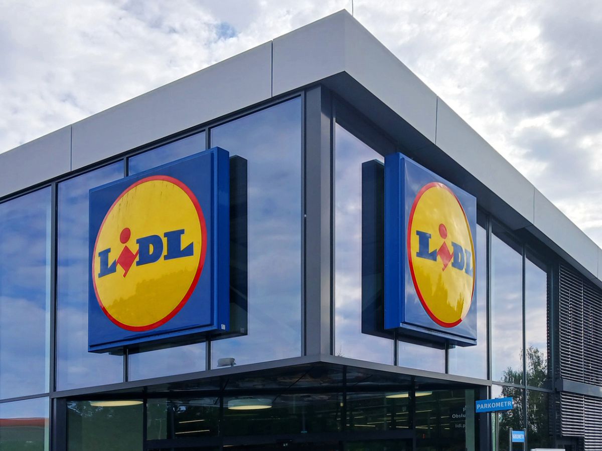 Lidl, klapki jak Birkenstock w kolorze "baby blue"