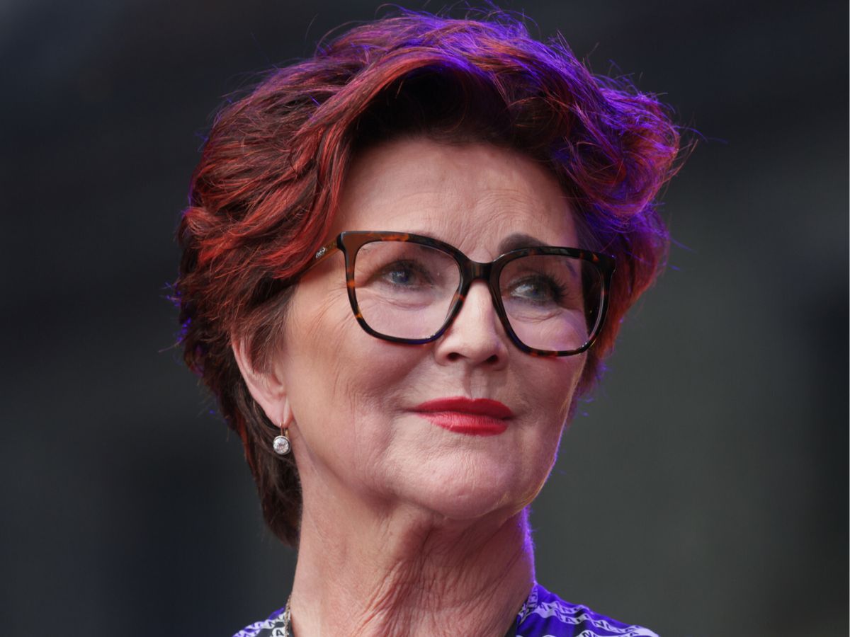 Skórzany płaszcz maxi to najważniejszy trend na jesień 2024. Jolanta Kwaśniewska udowadnia, że robi furorę bez względu na wiek
