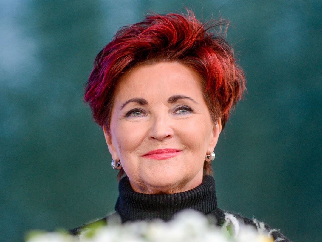 Jolanta Kwaśniewska w eleganckich mokasynach