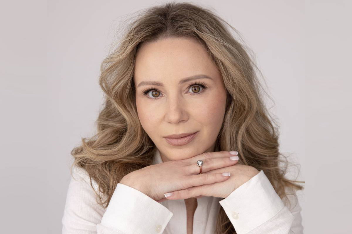 dr-Malgosia-Huczek_2-dla-wizaz_1200x800