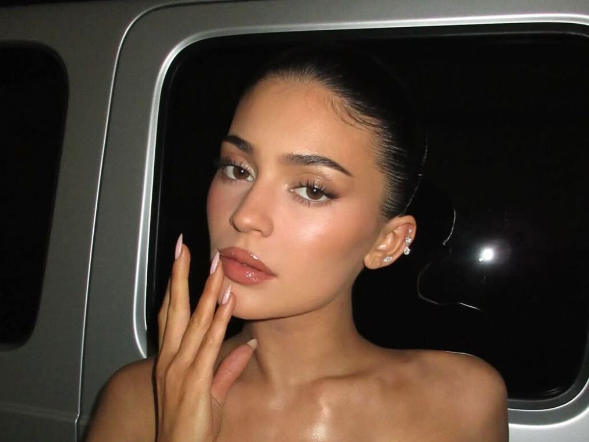 "cosmic manicure"