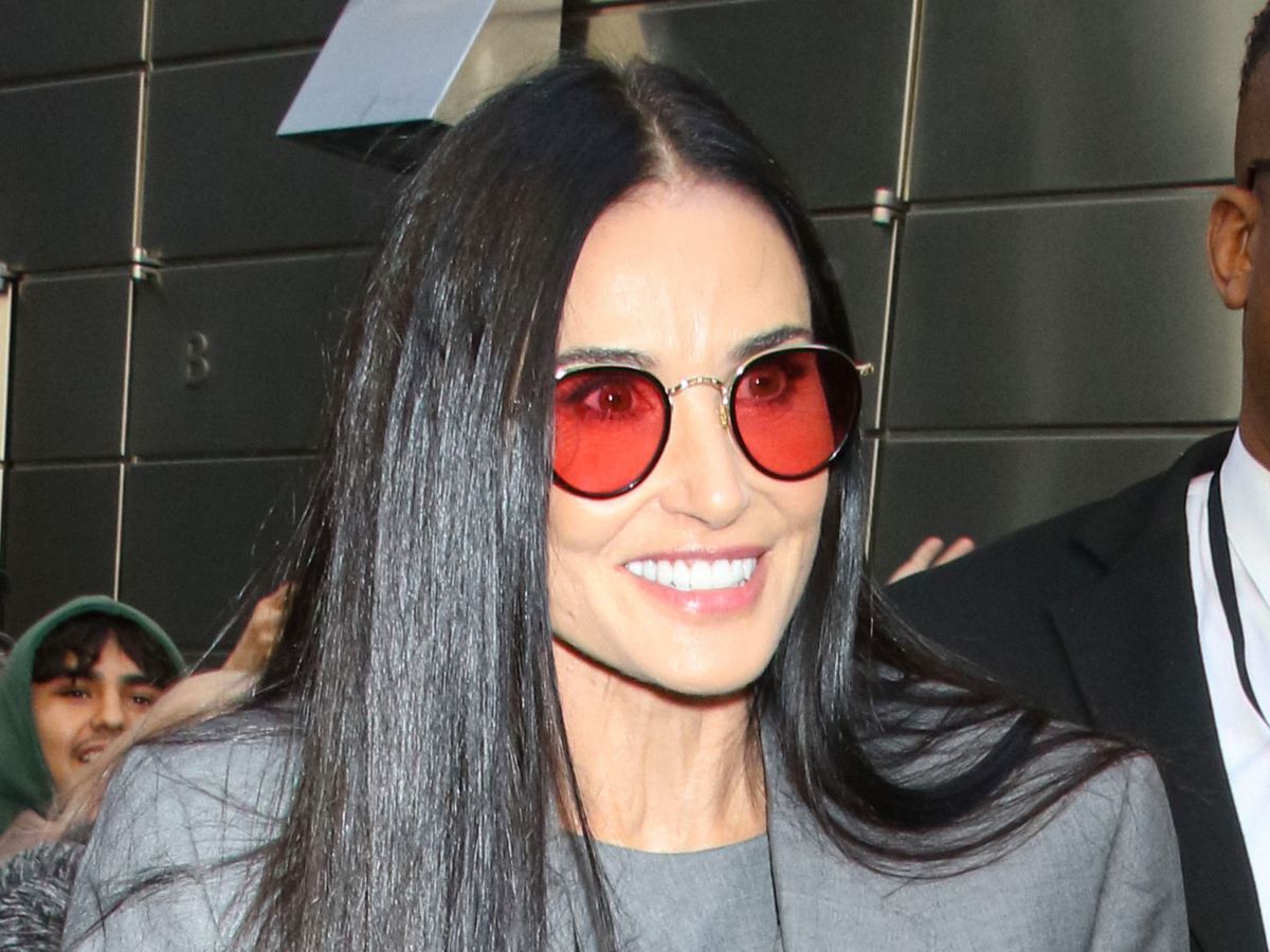Soft French Manicure Demi Moore
