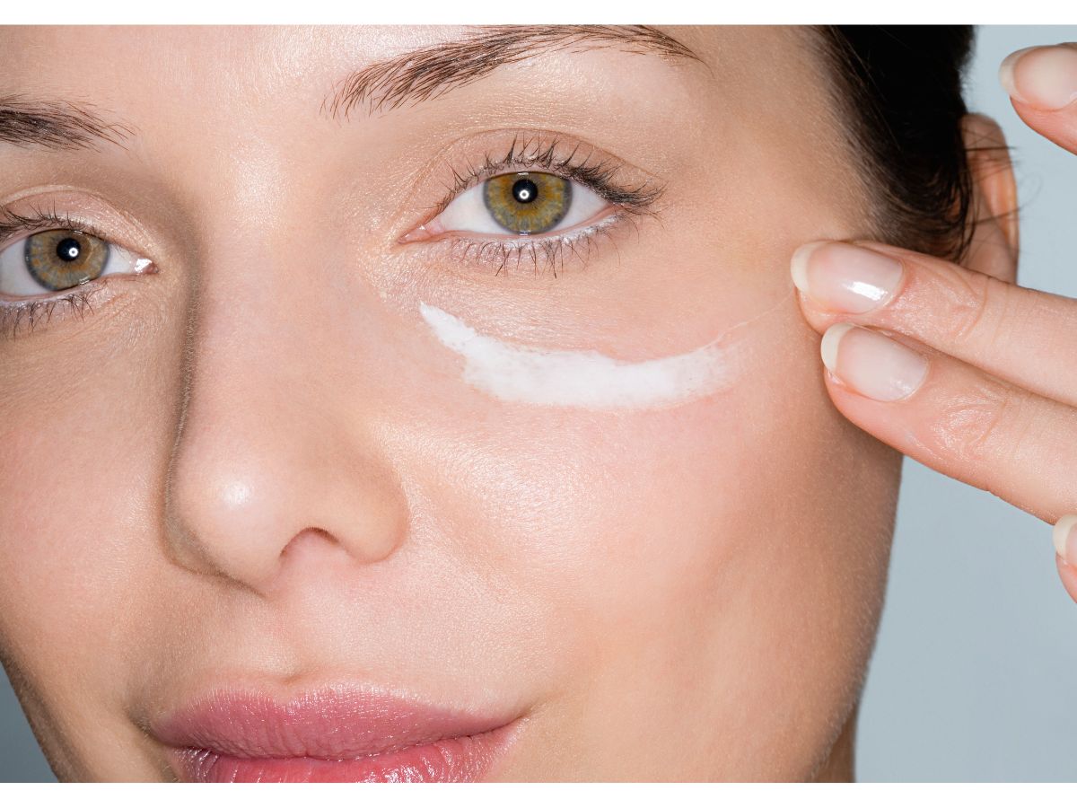 Ten krem z efektem “eye-opening” kasuje sińce i zmarszczki jak airbrush