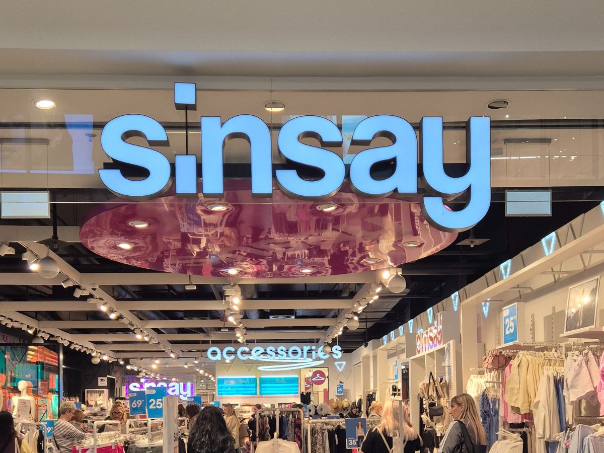 beżowe sandały płaskie z sinsay