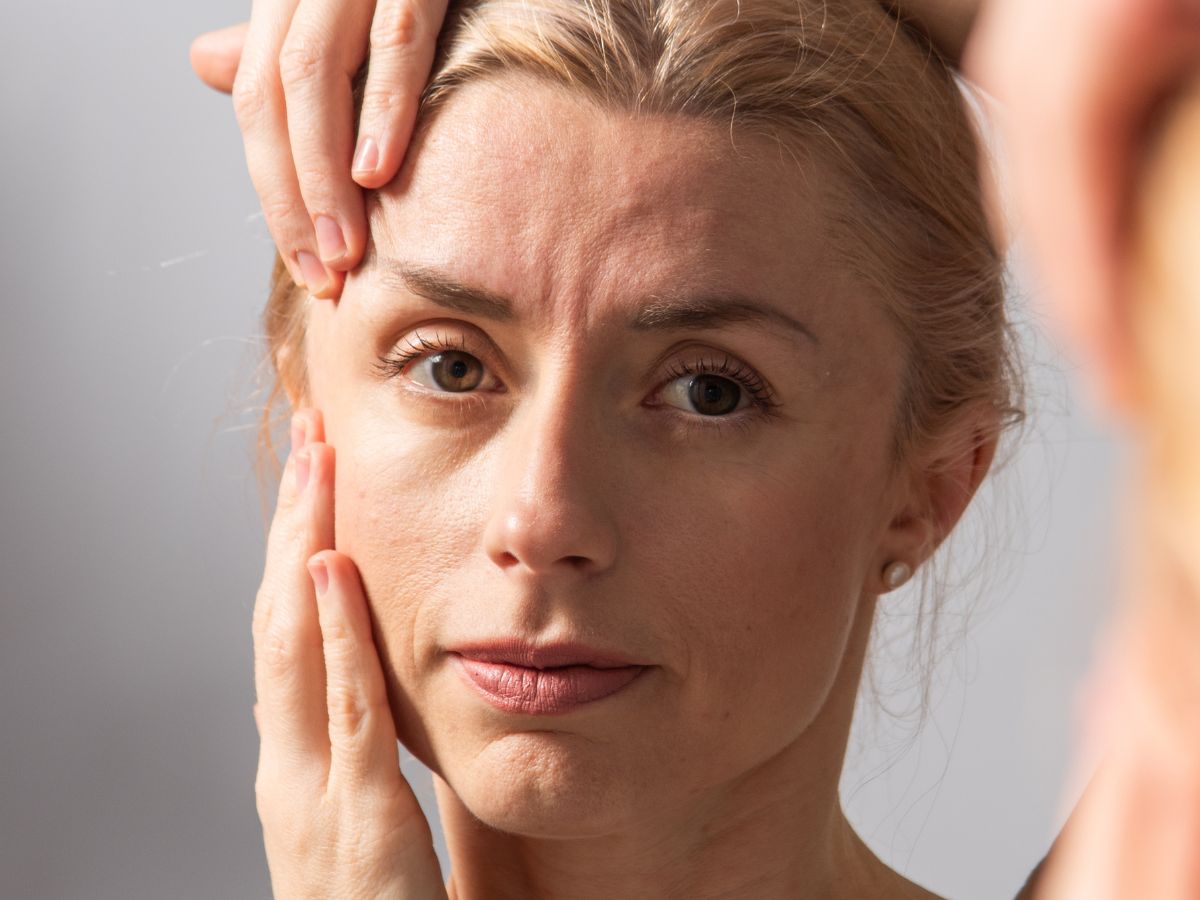 Nawilżająco-Ava Peptyd Biomimetyczny - Aktywator Młodości | Lifting Bez Skalpelaochronny krem do twarzy SPF 50 Eveline Cosmetics - 2025-06-04T150655
