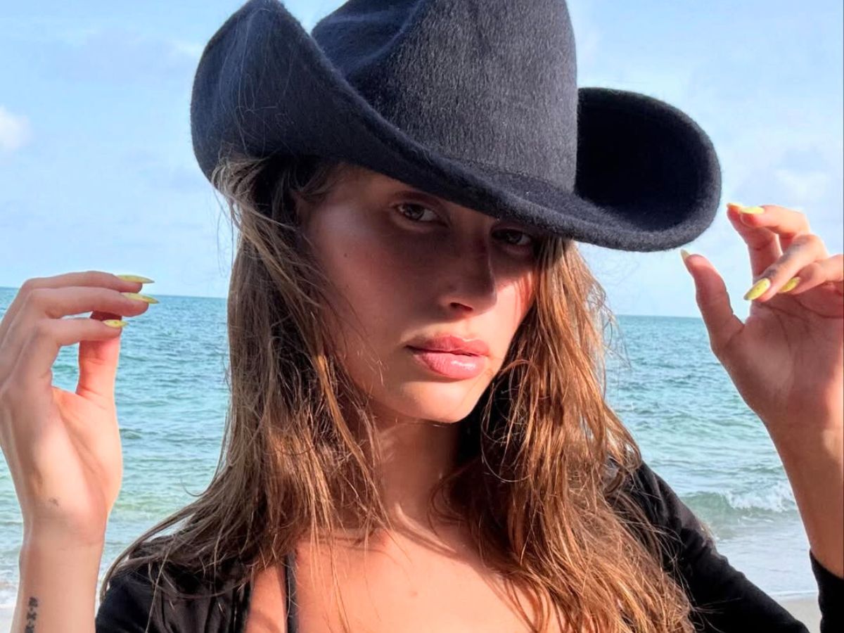 "lemon drop nails" w stylu Hailey Bieber