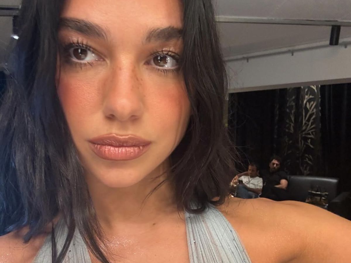 Y2K french manicure Dua Lipy