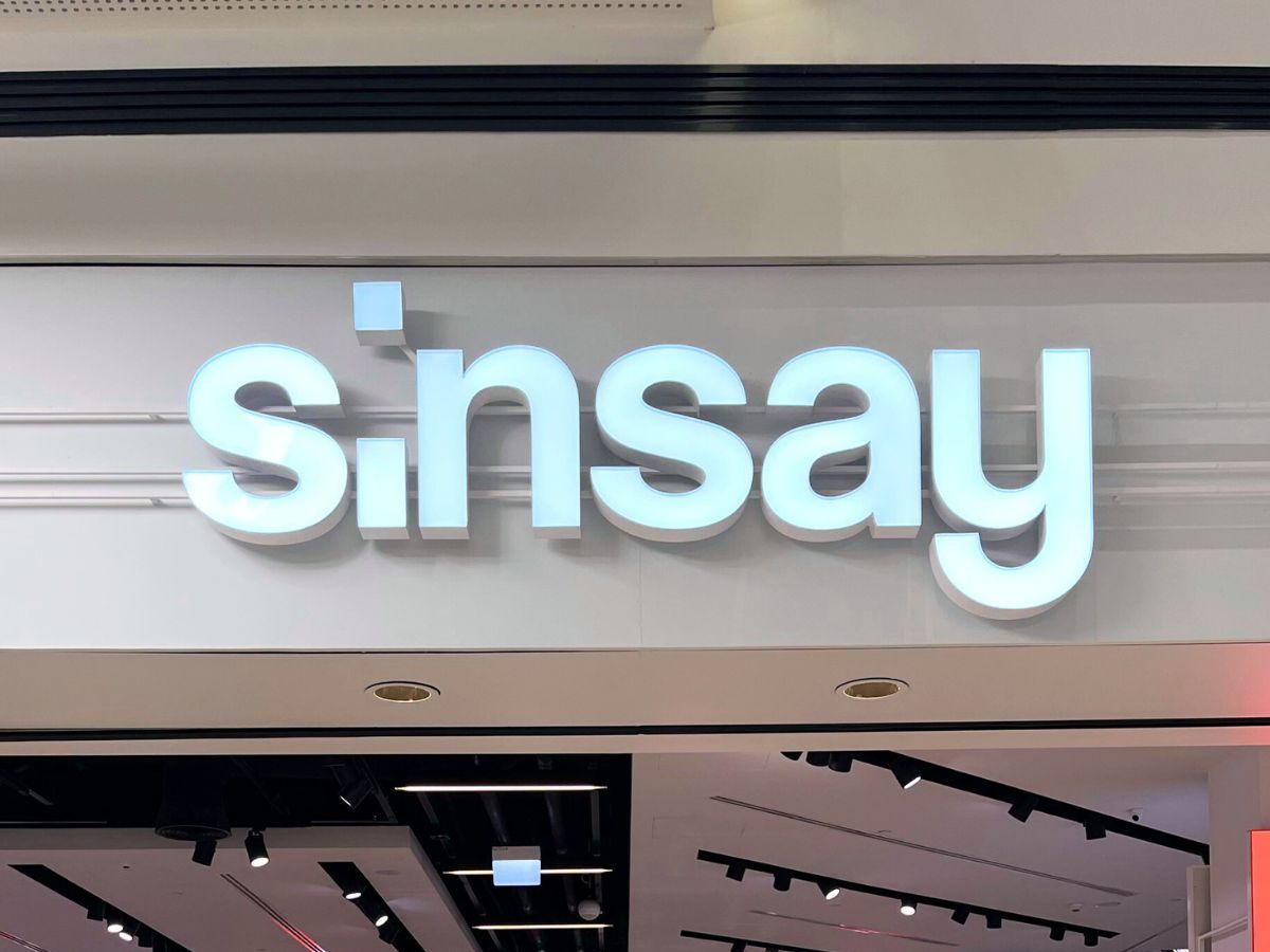 jeansy z wysokim stanem Sinsay