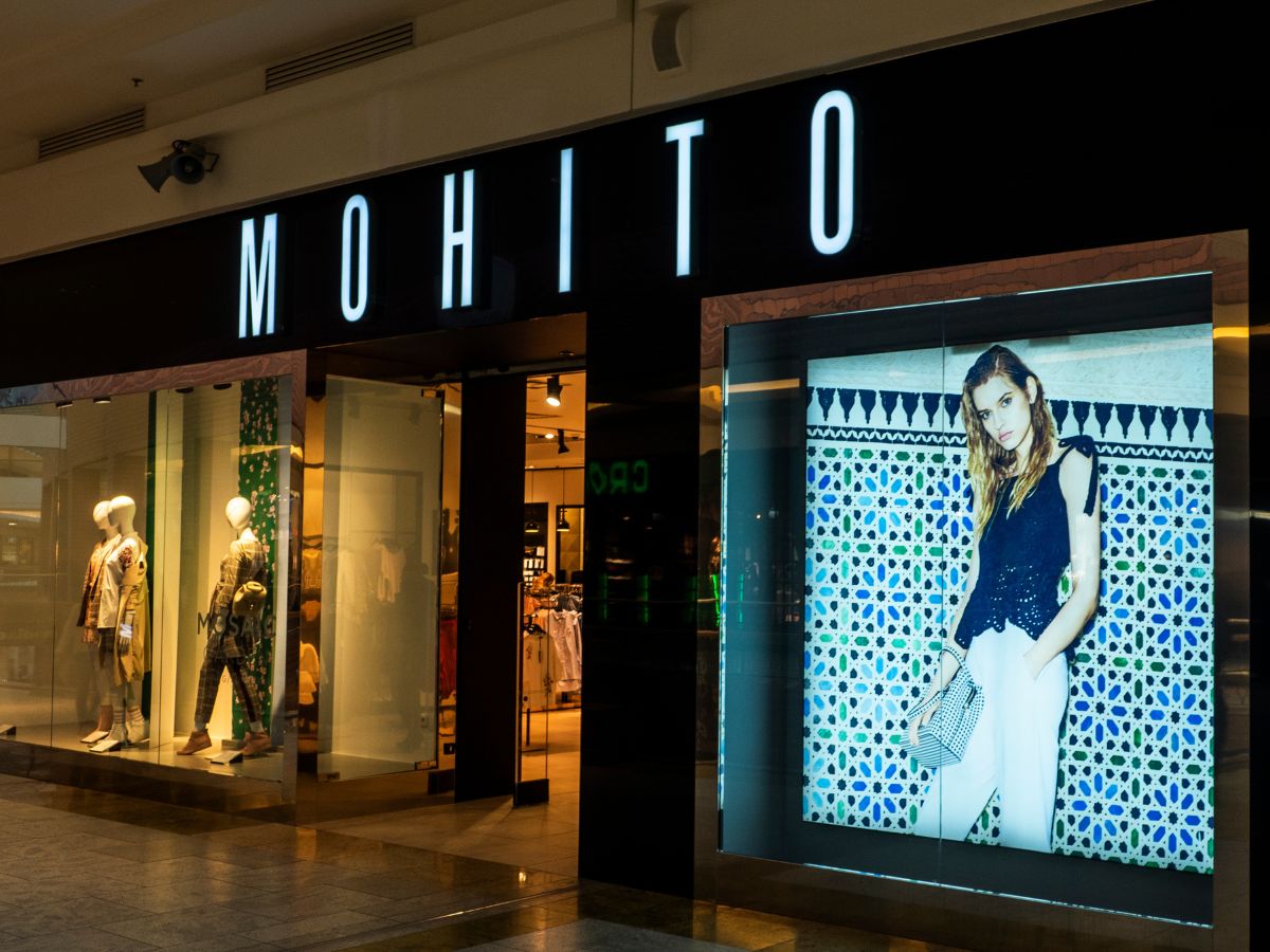 Trencz w stylu Burberry z Mohito