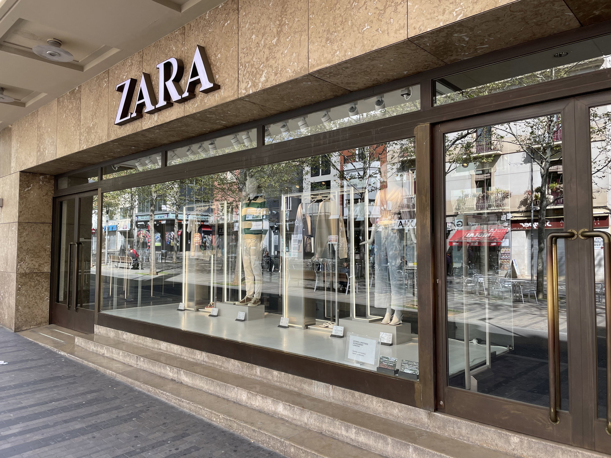 Sukienka dzianinowa maxi z Zary za 20 zł