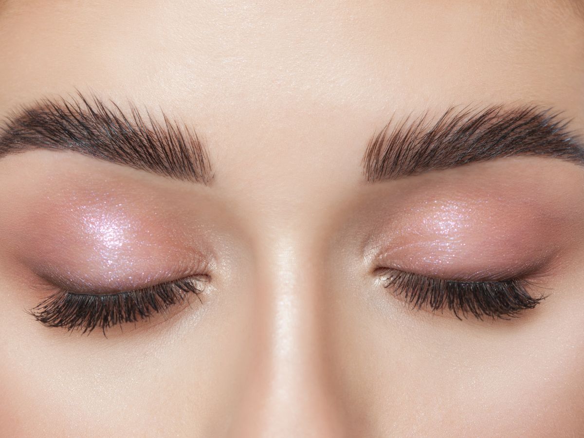 mascara na opadającą powiekę