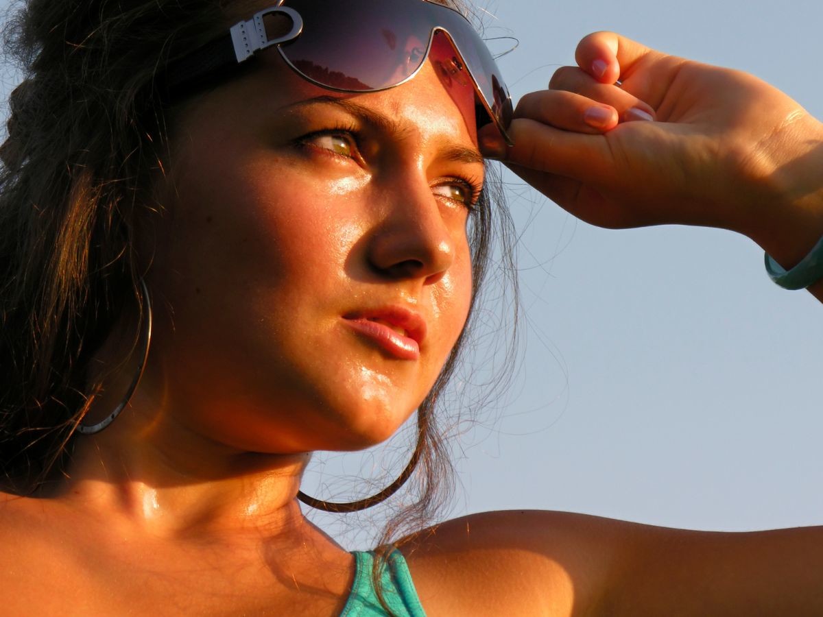 Krople samoopalające za 16 zł dają naturalny efekt sun kissed