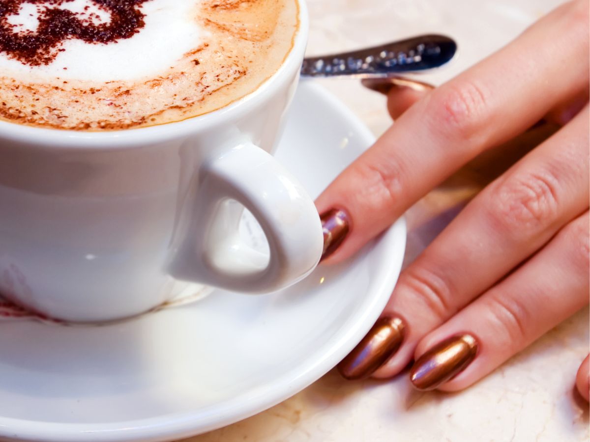 Cinnamon velvet nails