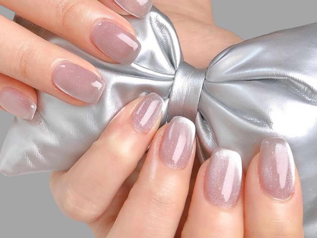 Pidgeon grey nails