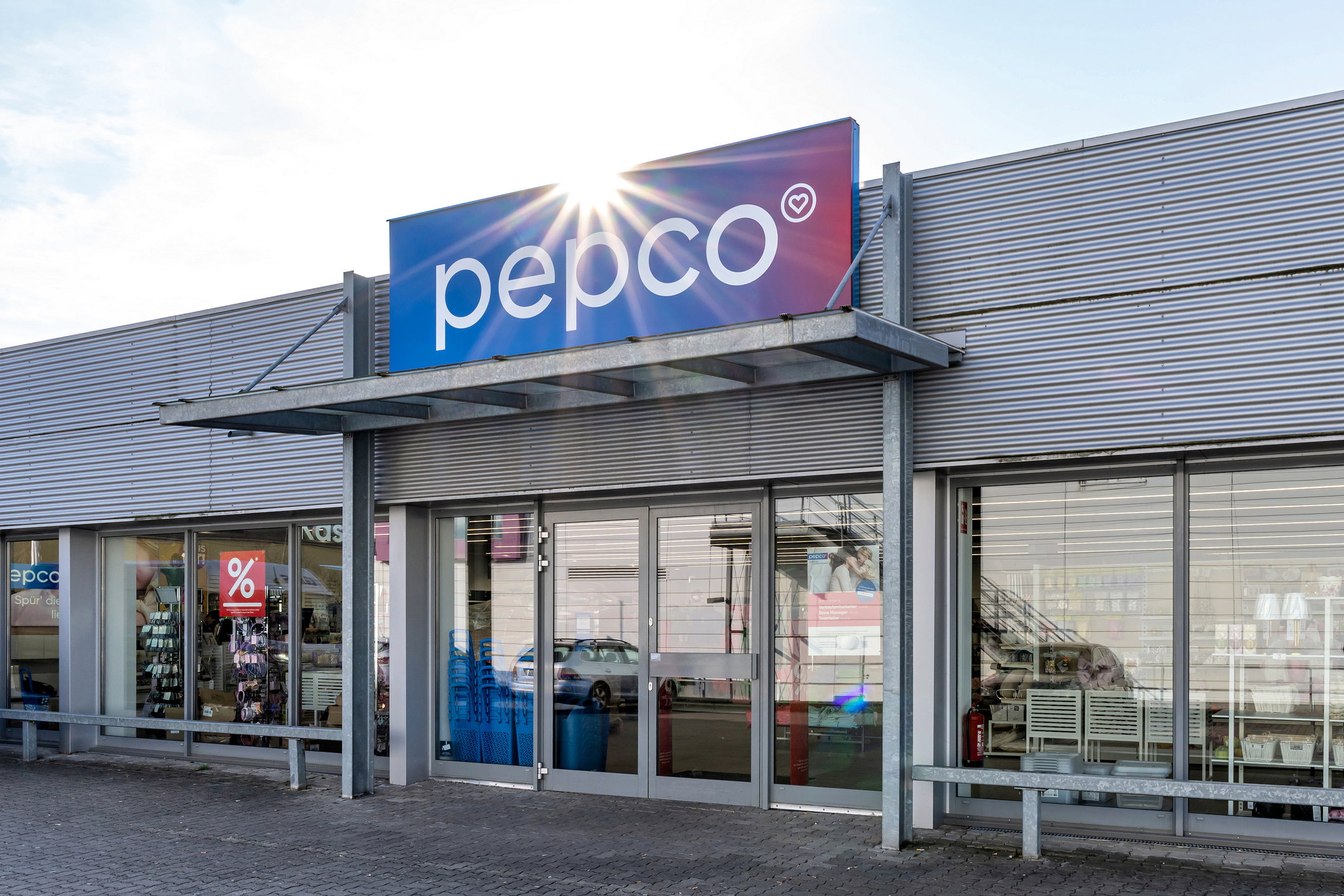 jeansy 'mom fit' w Pepco za 60 zł
