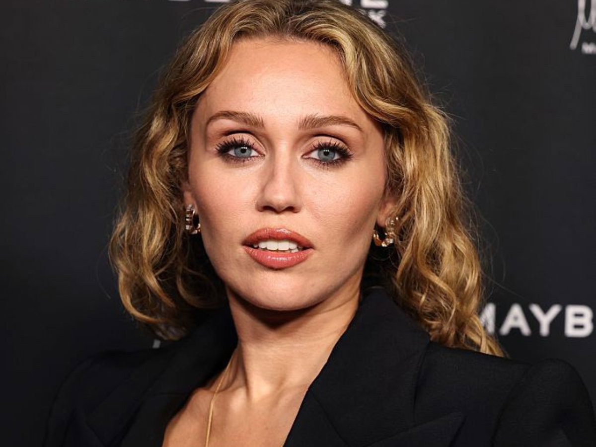Miley Cyrus z nowymi blond włosami