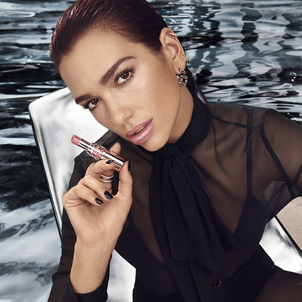 ysl_dmi_makl_ysl-loveshine_lipstick-24_eboutique_hp&cp_generic-banner_hero-visual-2_dua_mobile_590x590px_rgb