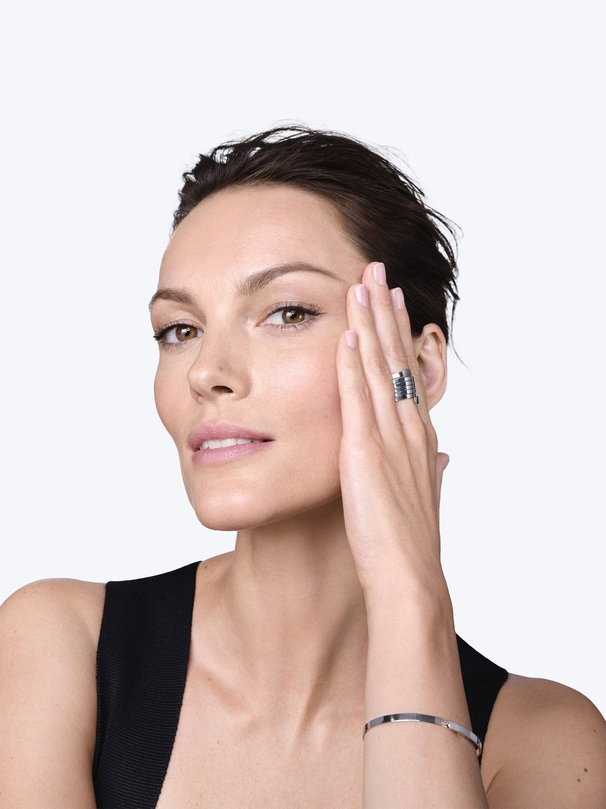 Vichy-Liftactiv-Retinol-Photo-Digital-Model-Gestuelle-484-02