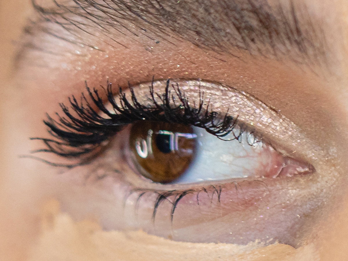 Maskara, mascara, tusz do rzęs jak zalotka, lokówka