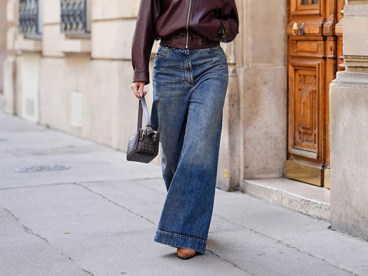 Model "vinatge flare jeans" lansują już francuskie trendsetterki