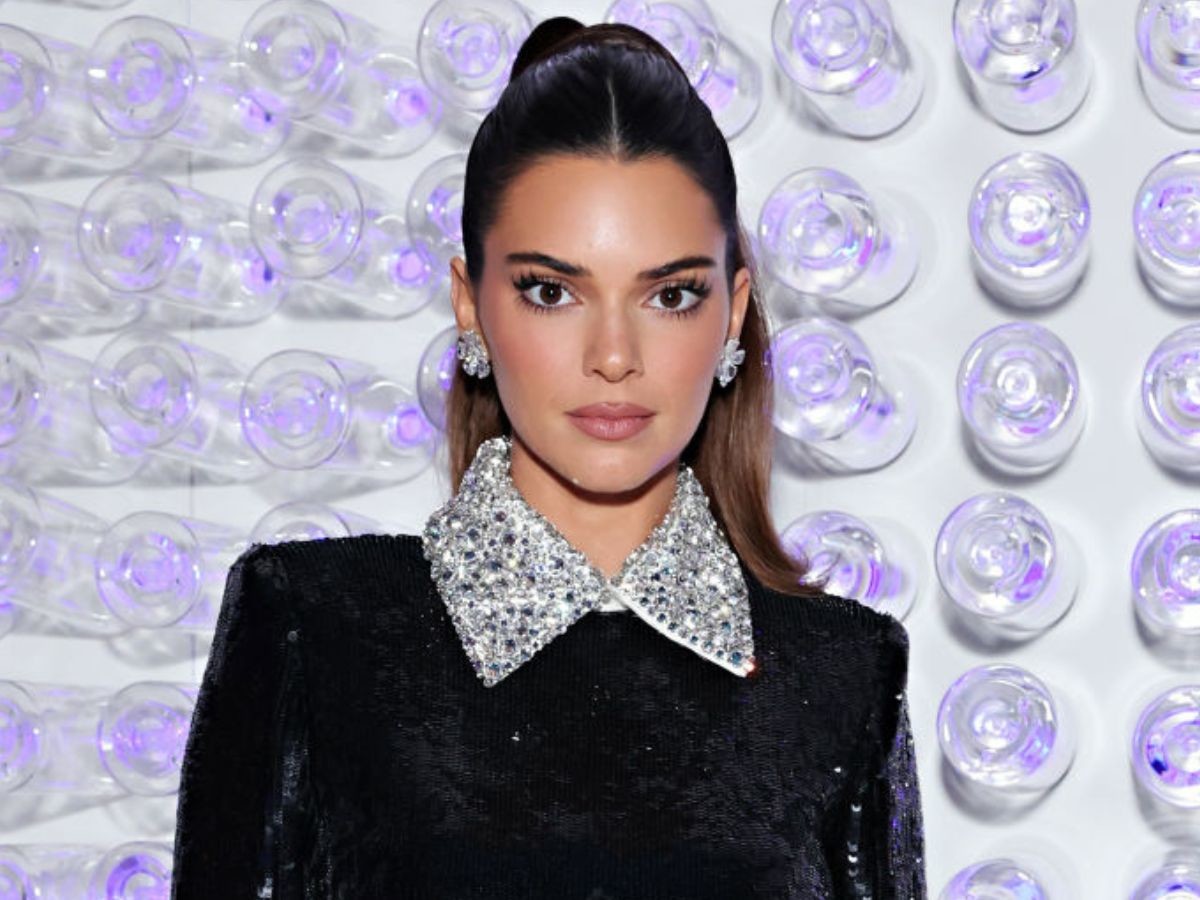 Trik makijażystki Kendall Jenner na większe usta