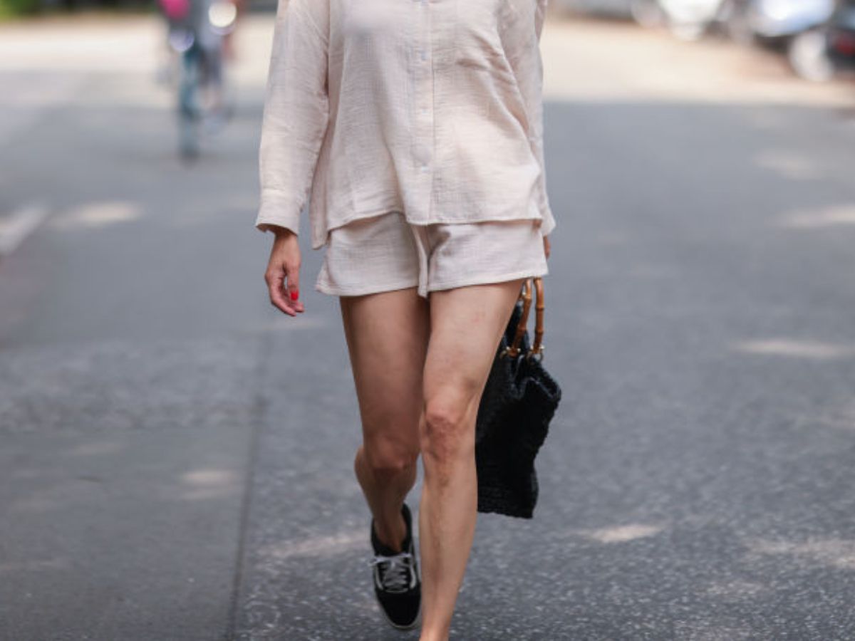 Lniane spodenki z H&amp;M w stylu "quiet luxury" dodają +10 do stylu