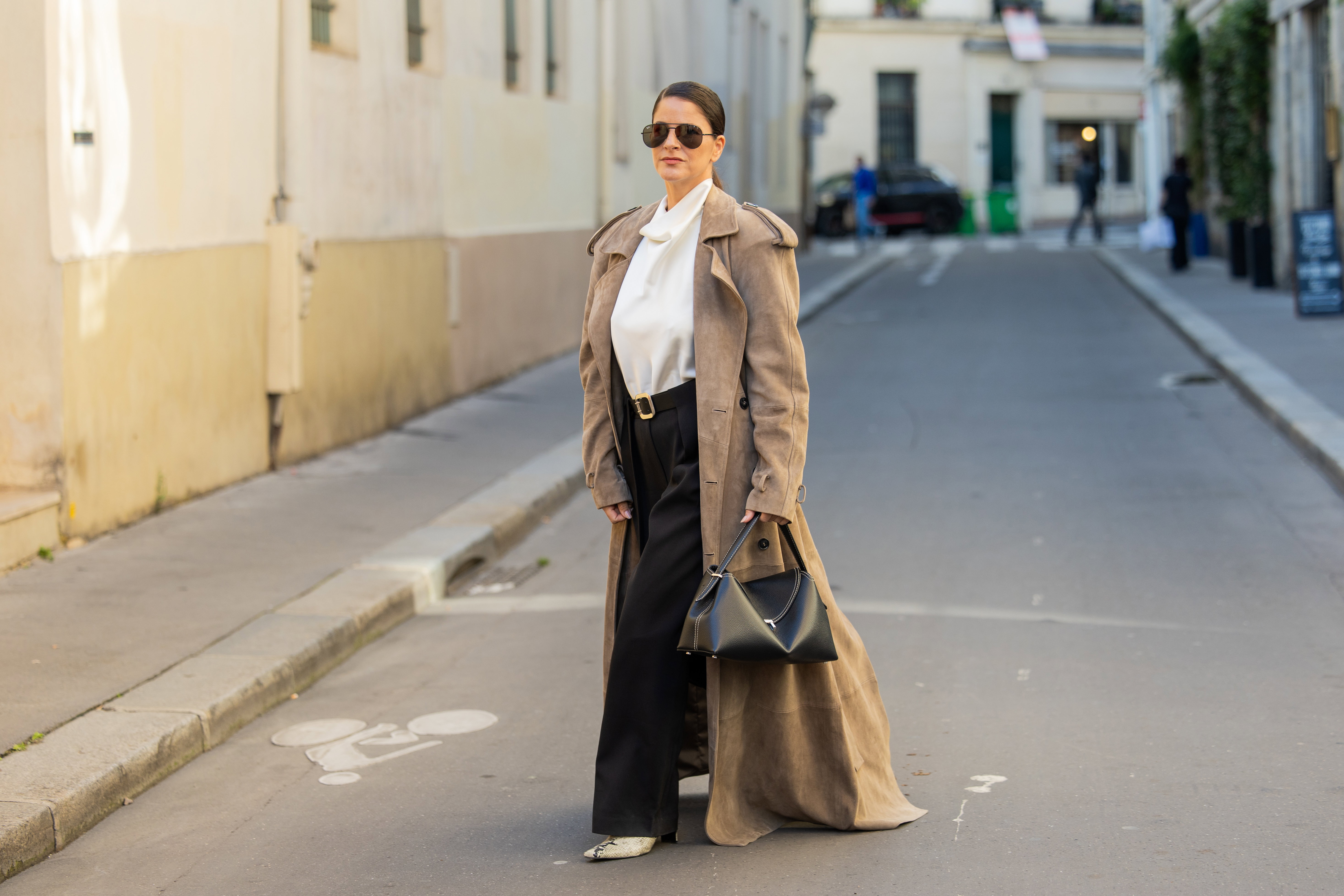 Ten krótki płaszcz z Zary wygląda jak z domu mody!