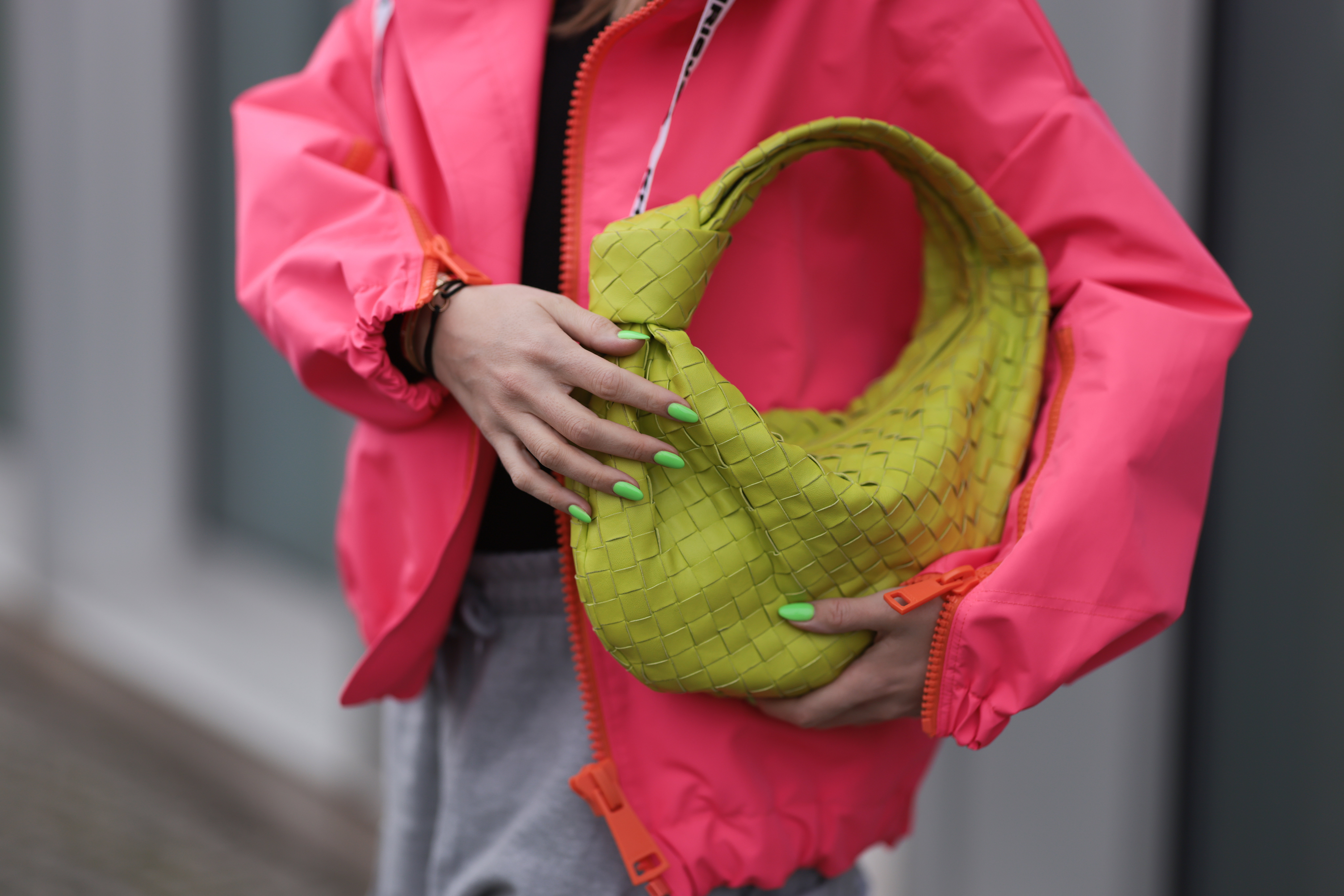 Guava nails wygryzie brązowy mani?