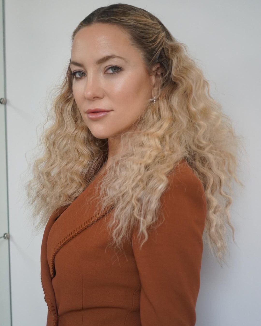Kate Hudson w Botticelli waves