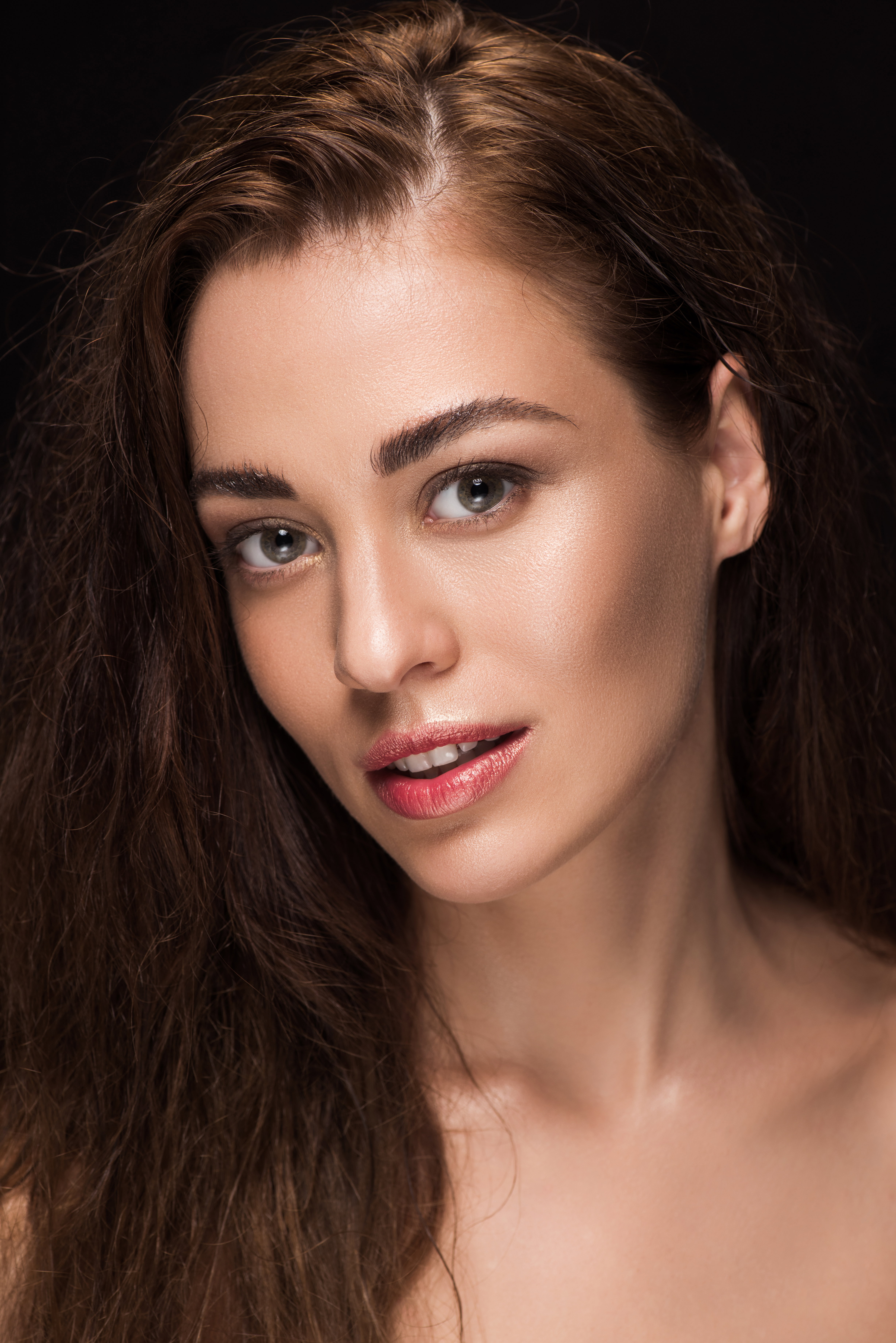 sypki puder rozświetlający Max Factor Miracle Veil 