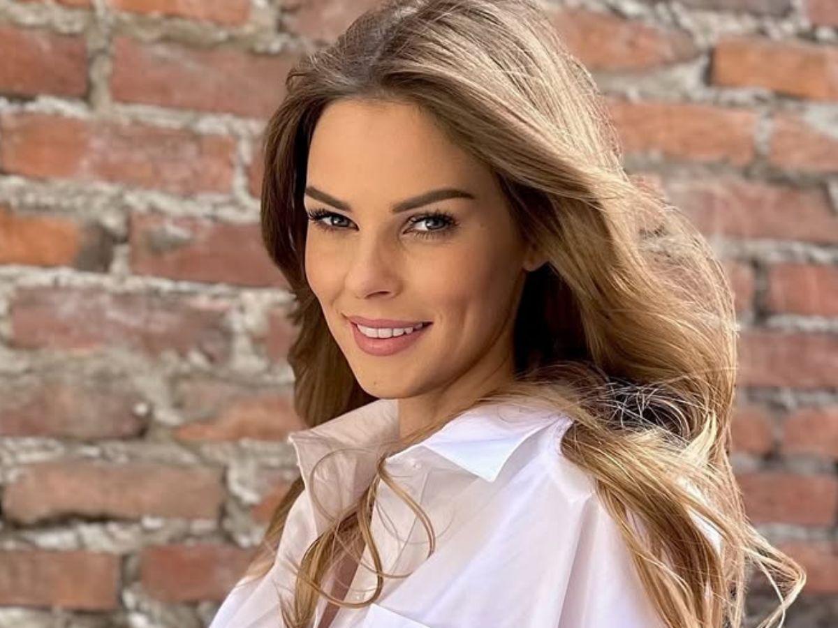 małgorzata tomaszewska i jej kurtka w odcieniu toffee bliss