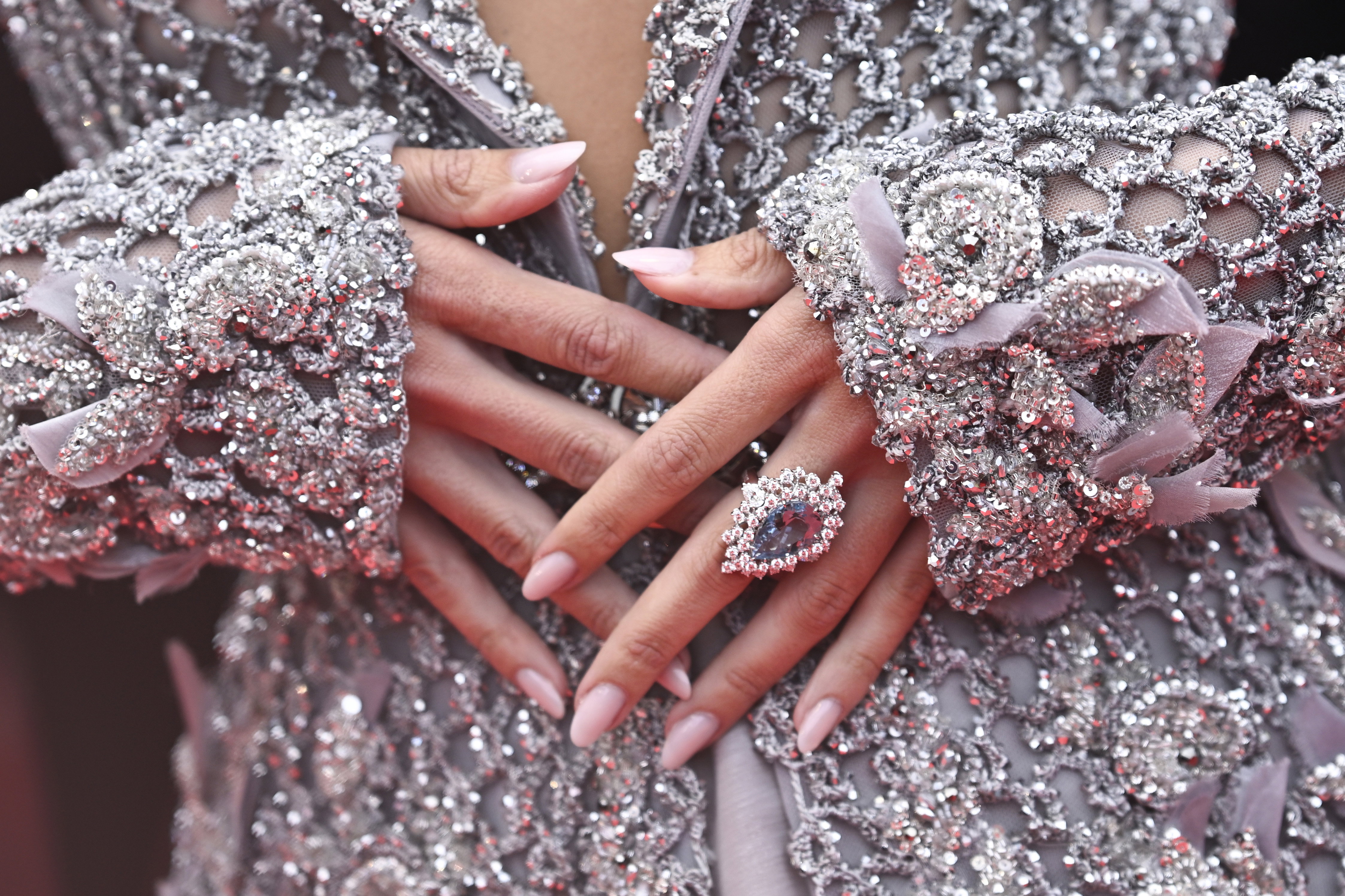 Velvet luxe nails to paznockie na zimę 2025