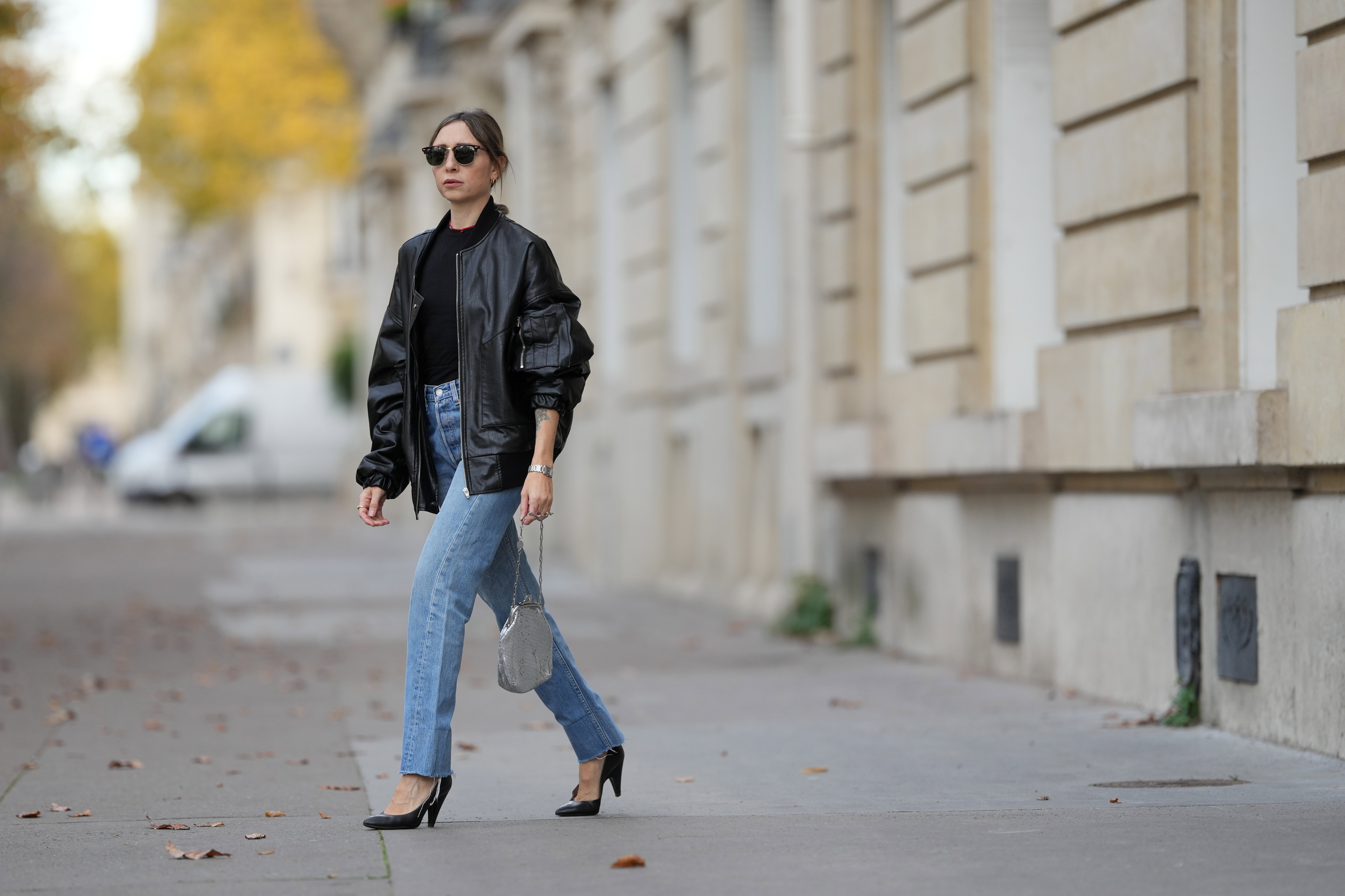 Nadchodzi era denimu o fasonie „girlfriend”