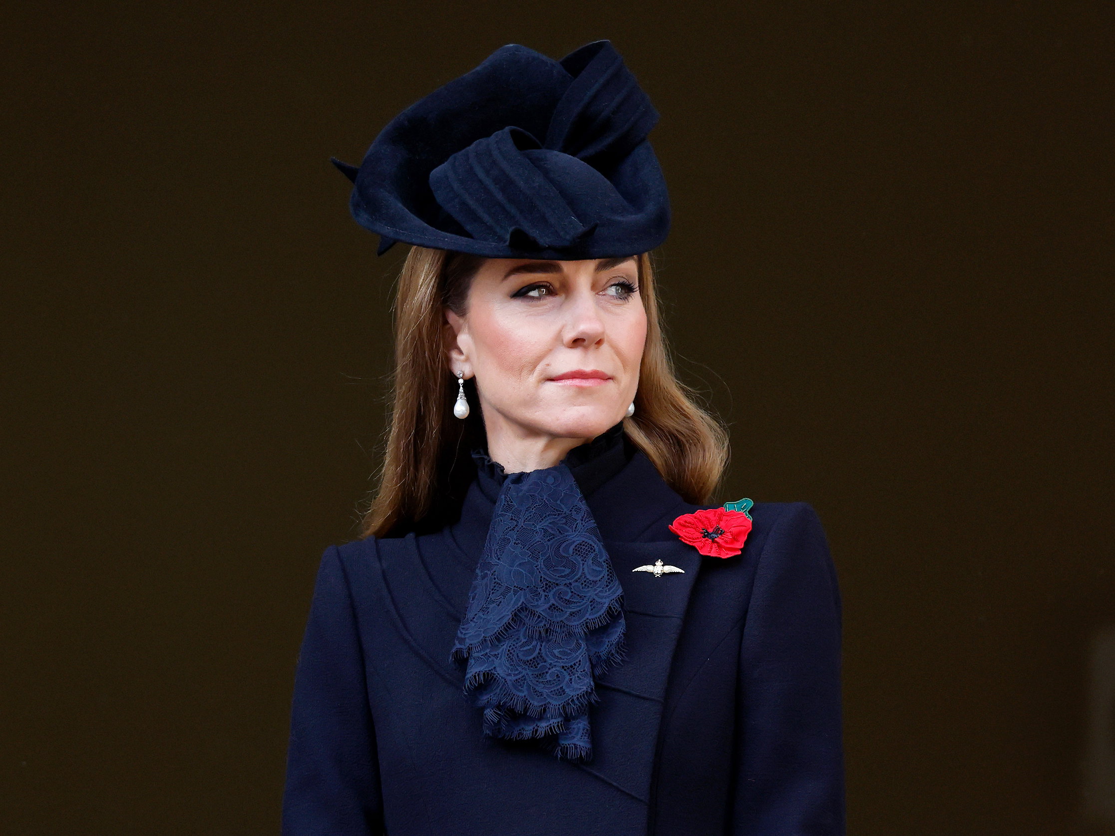 Księżna Kate zachywca kołnierzykiem w stylu retro