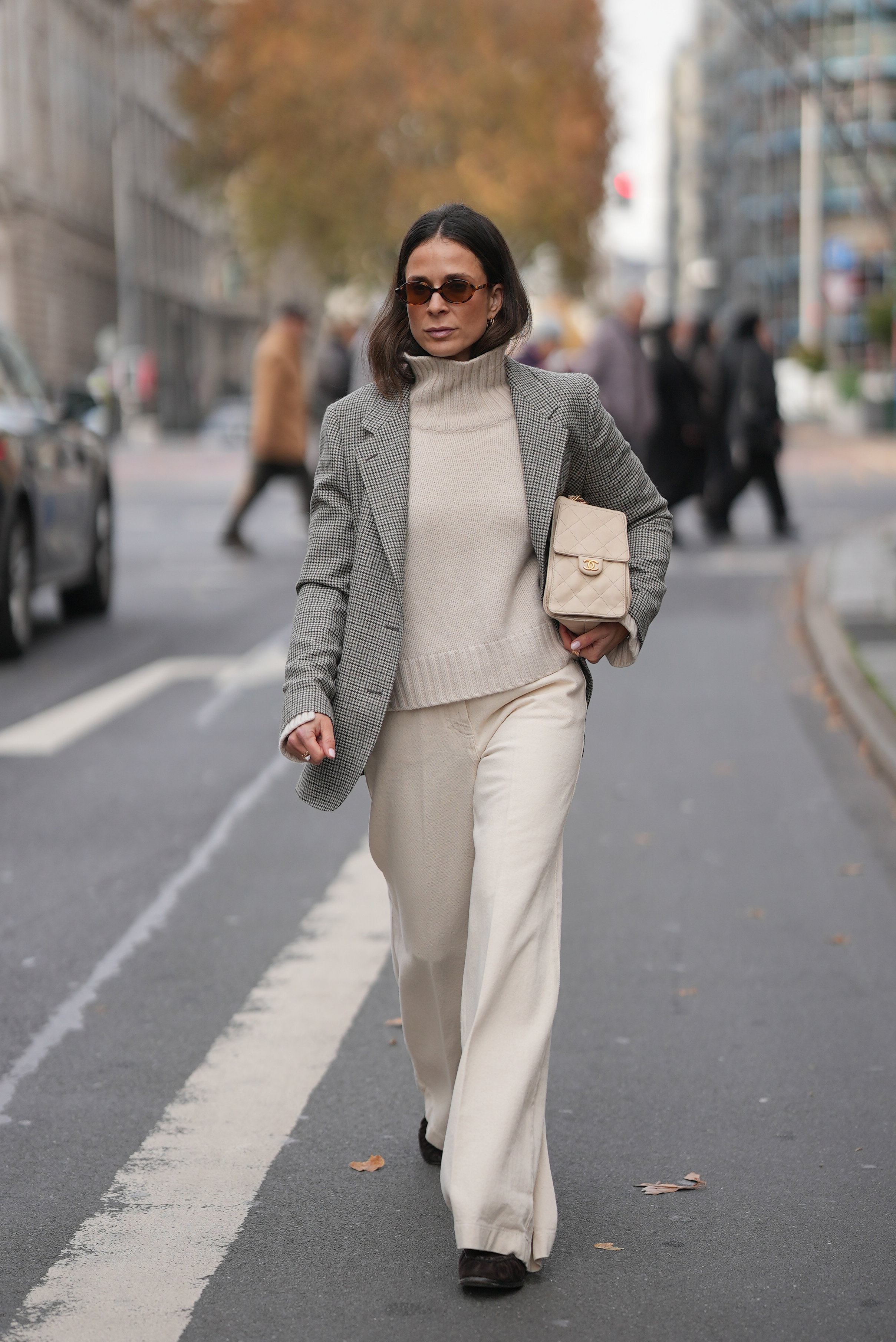 sweter na zimę 2025 w stylu turtleneck melange