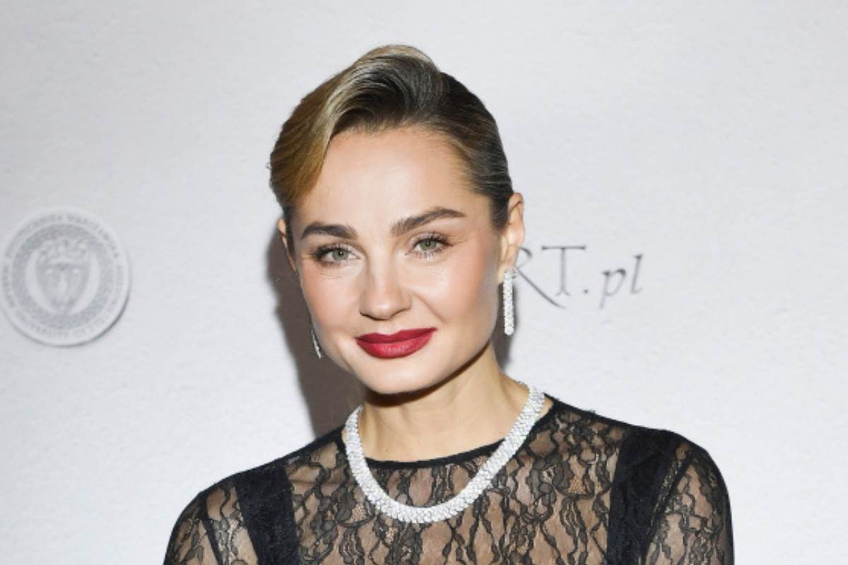 Małgorzata Socha w koronkowej sukience idealnej na Sylwestra 2025