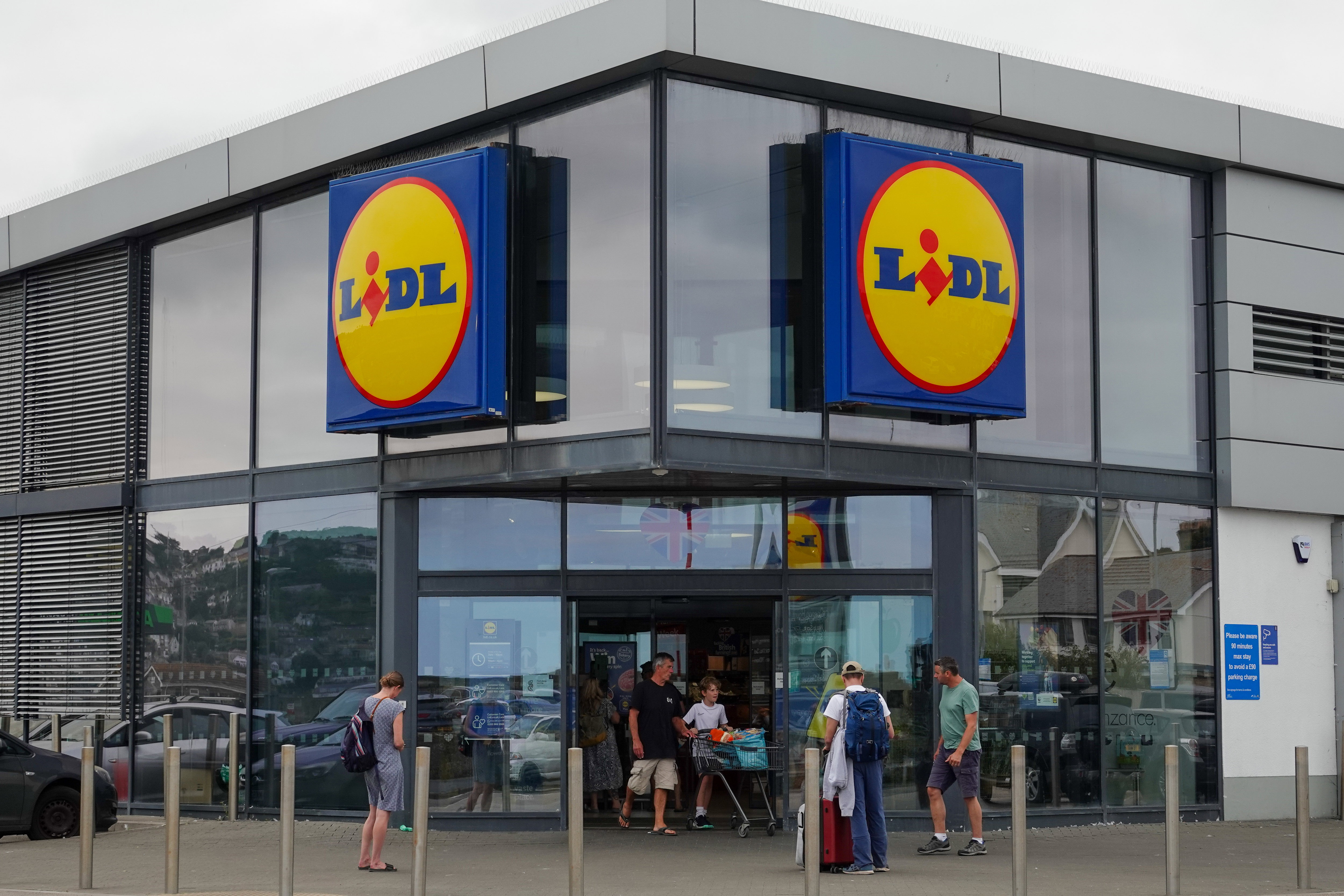 Lidl wypuszcza perfumy o zapachu croissanta! Pachną jak wnętrza cukierni i robią furorę w internecie