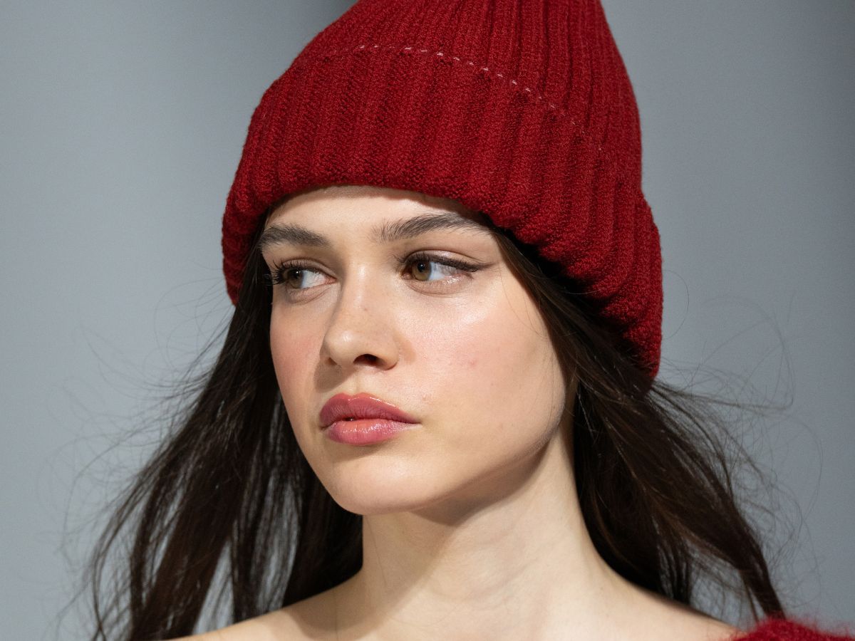 wełniana czapka w odcieniu retro red (6)